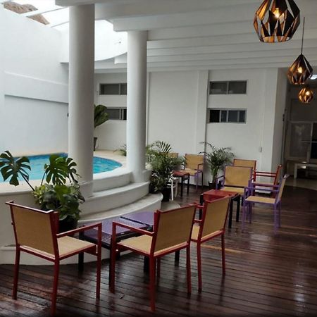 Hostal Del Mar Playa del Carmen Bagian luar foto