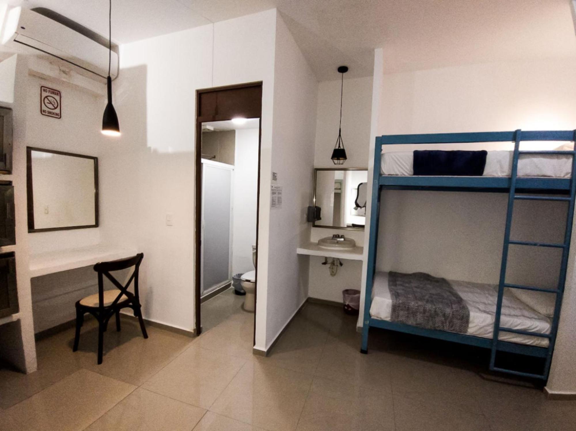 Hostal Del Mar Playa del Carmen Bagian luar foto